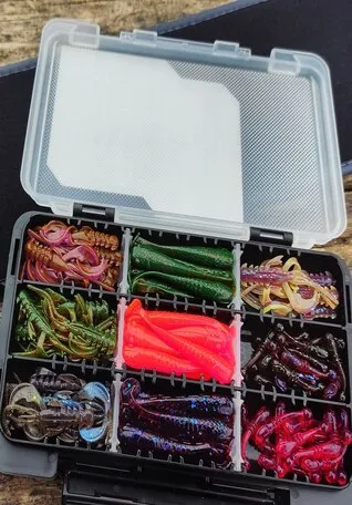 Наборы приманок и крючков